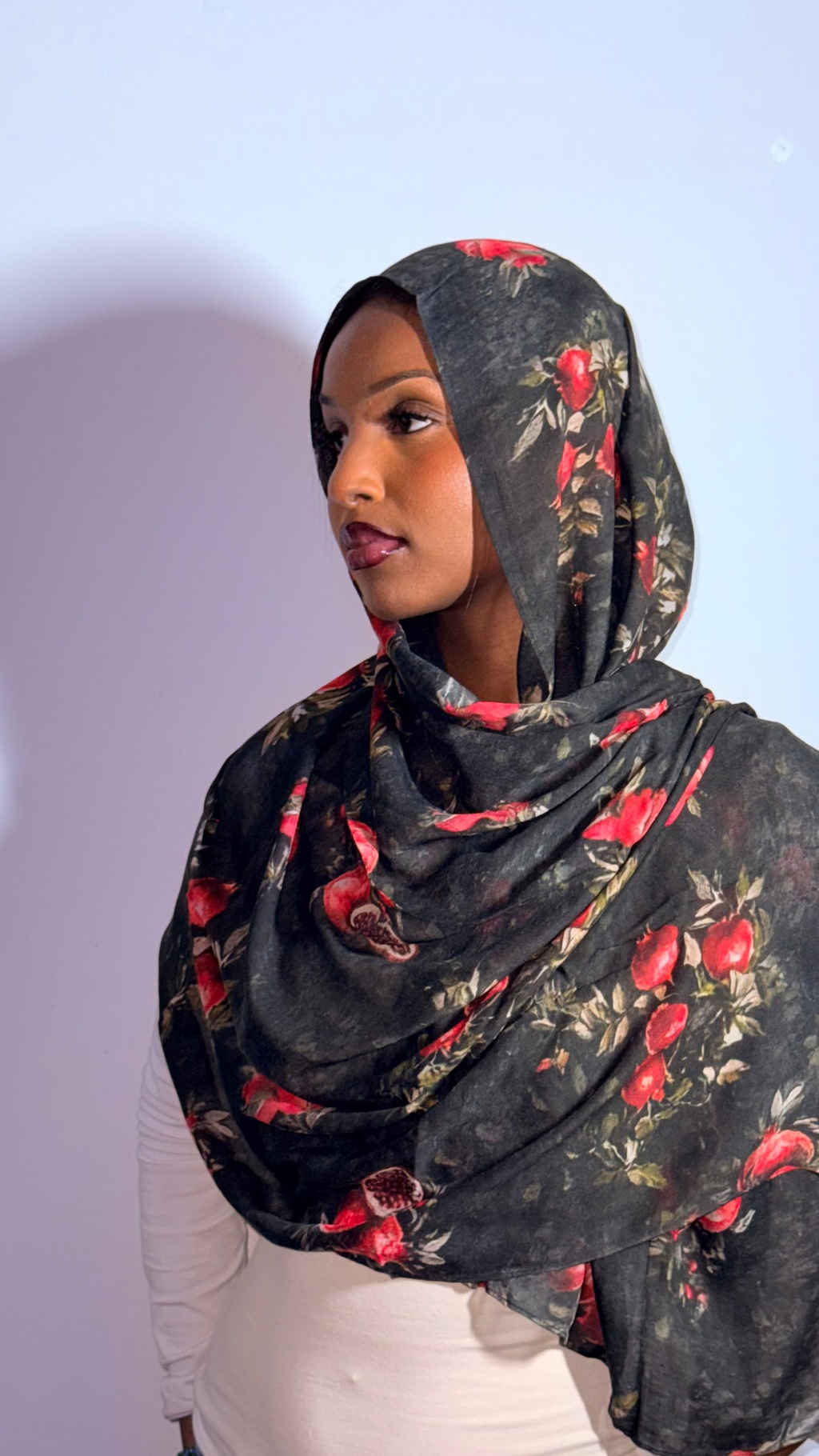Pomegranate Noir — Modal Hijab