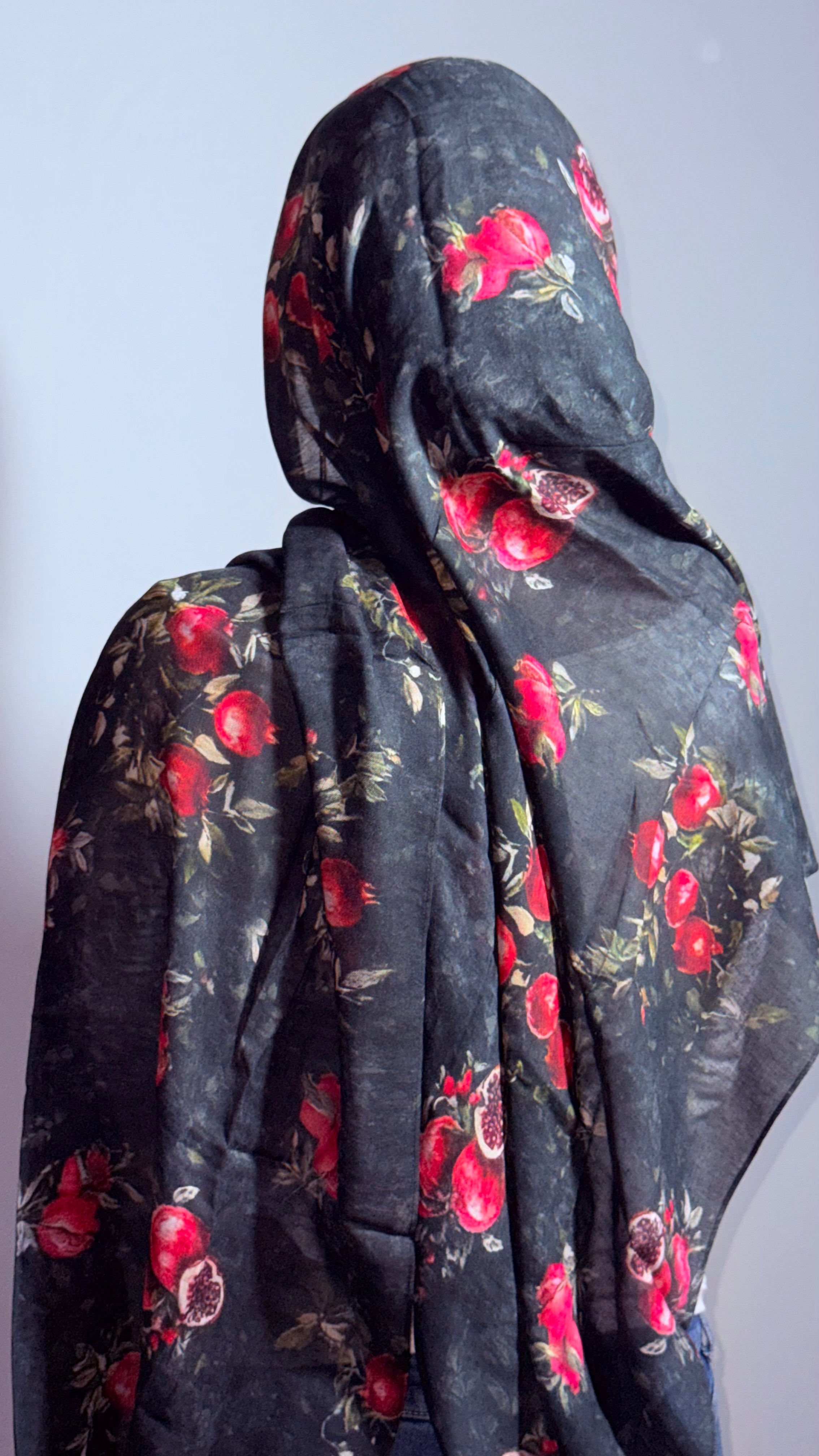 Pomegranate Noir — Modal Hijab