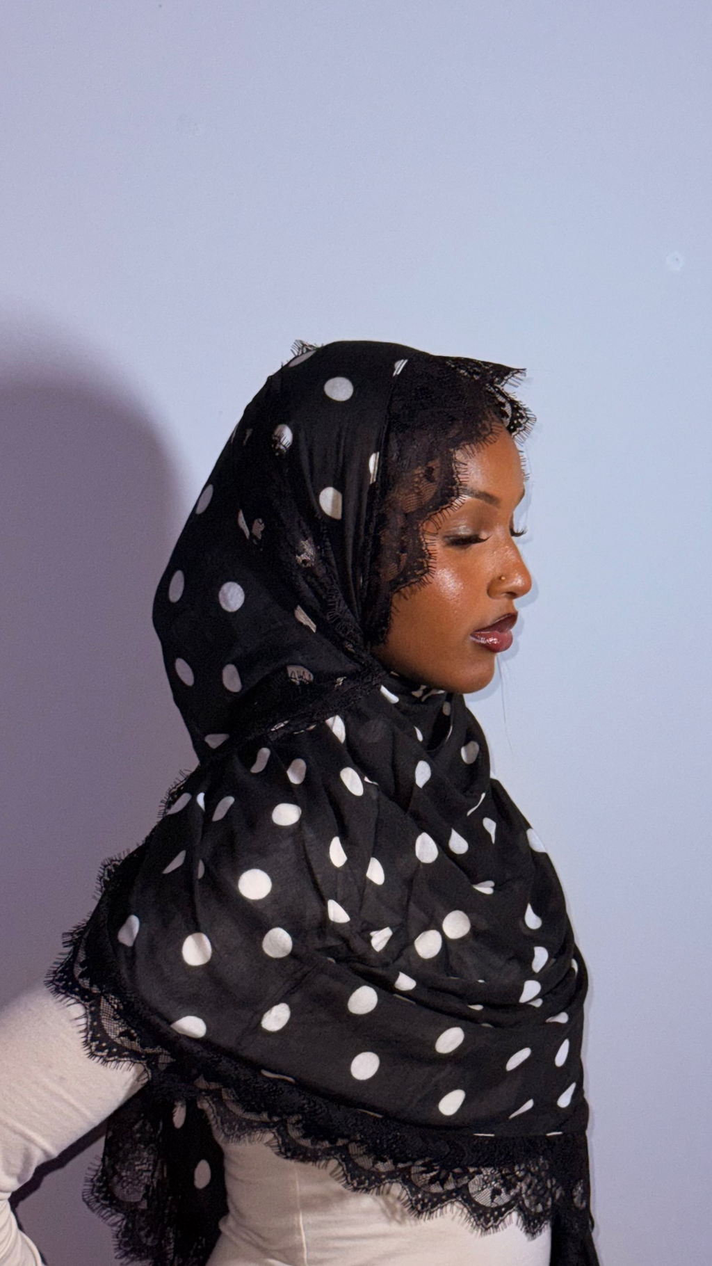 Noir Chantilly Modal Hijab