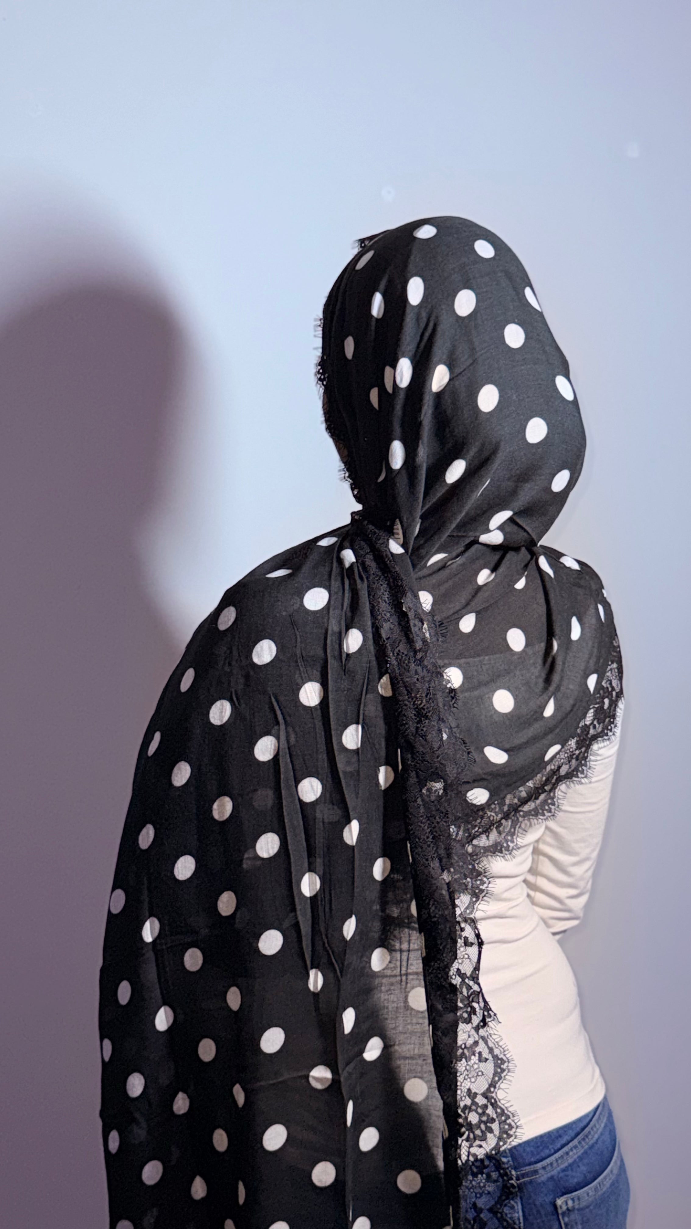 Noir Chantilly Modal Hijab